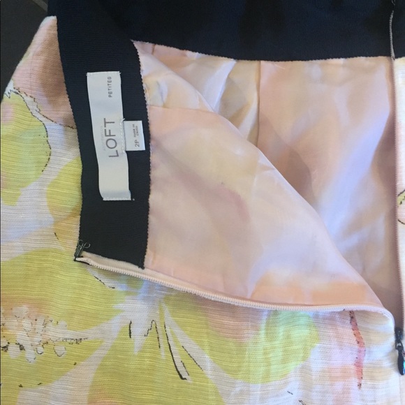 LOFT Floral Skirt - Picture 3 of 4